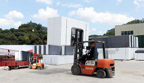 大通建材，工地圍擋，施工圍擋廠家，貨源穩(wěn)定，自由工廠生產(chǎn)銷售。